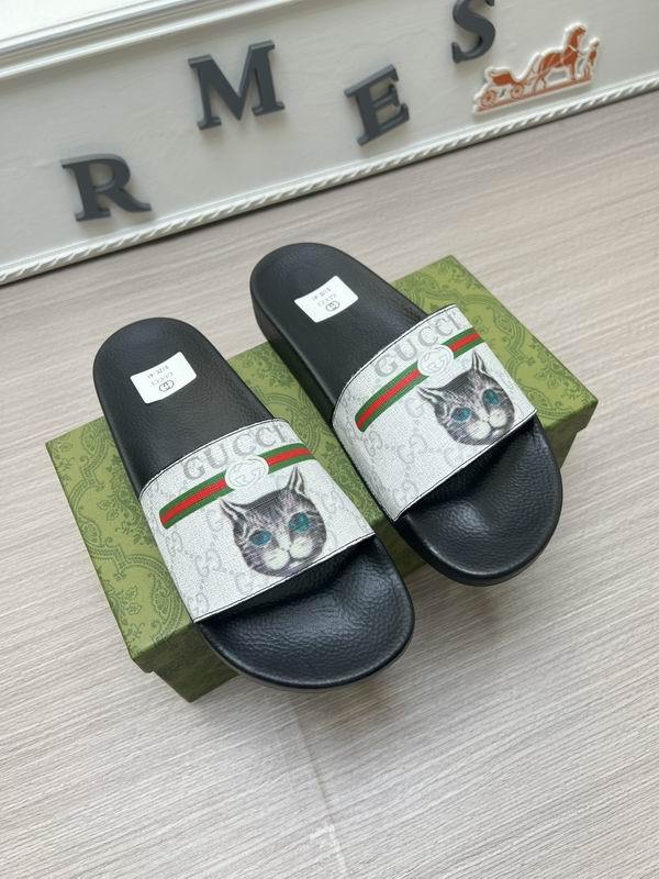 Gucci Men's Slippers 422